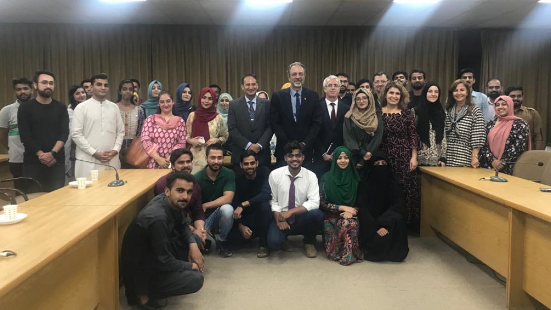 Büyükelçi Sayın Prof. Dr. Mehmet PAÇACI ve Eğitim Müşaviri Mehmet KİRAZ, NUML Üniversitesi Türkoloji Bölümünü ziyaret etti